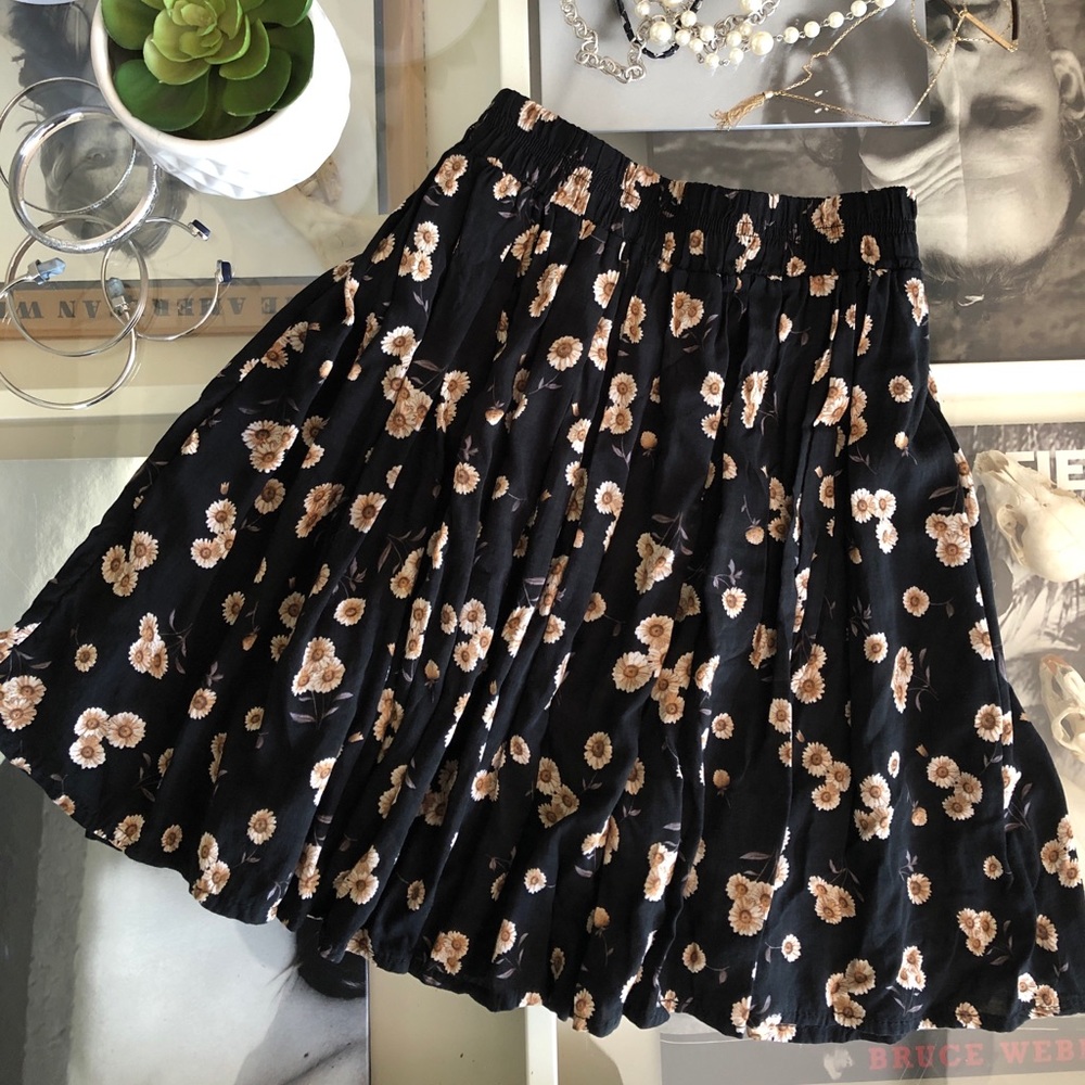 Brandy Melville Sunflower Skirt